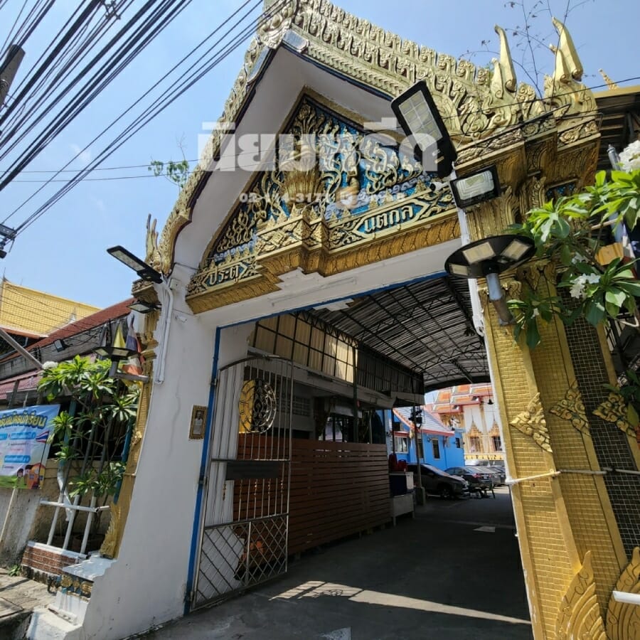 พวงหรีดวัดแก้วแจ่มฟ้า