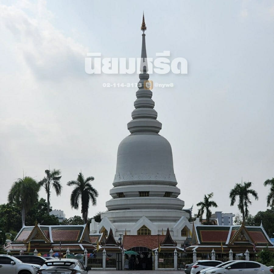 พวงหรีดวัดพระศรีมหาธาตุ