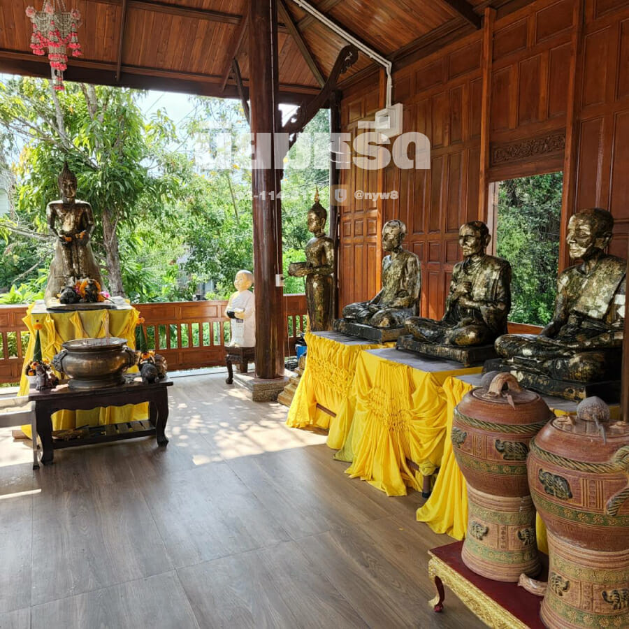 พวงหรีดวัดเสาธงหิน